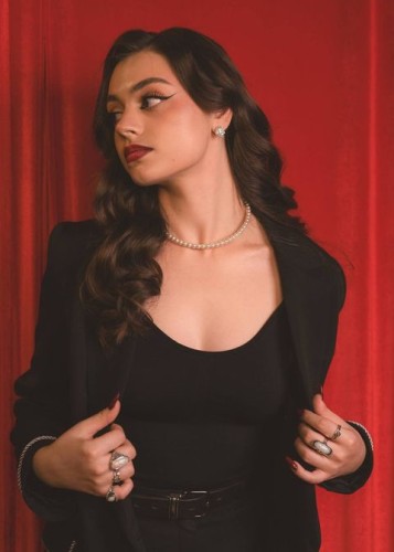 Полли, Г. Ванино